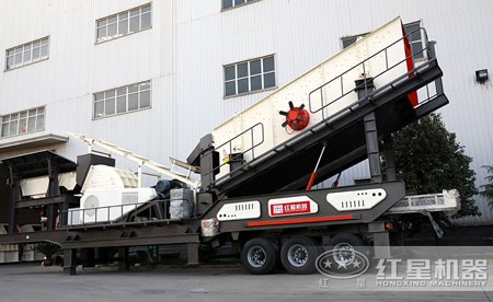 車載流動錘式破碎機多少錢？產(chǎn)量多高？